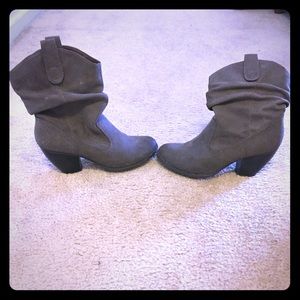 Fergalicious slouch Cowboy Boots